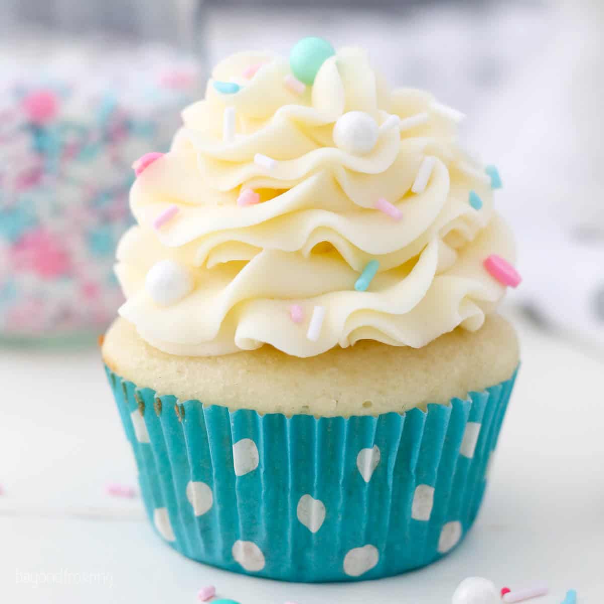 Moist Vanilla Cupcakes