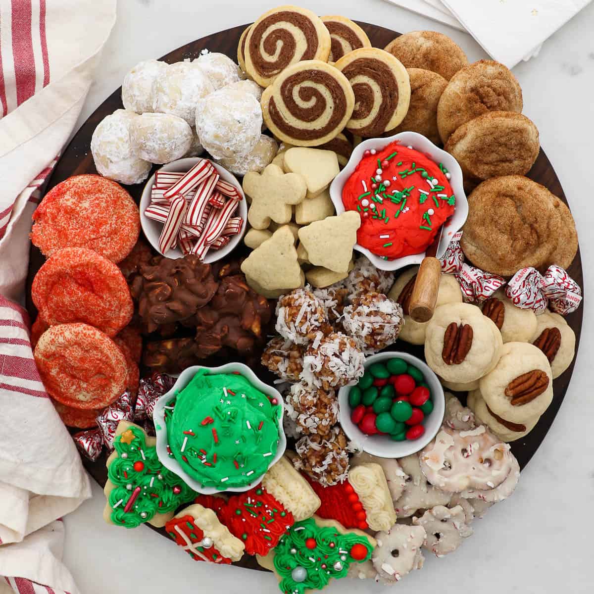 How to Create a Christmas Cookie Dessert Tray