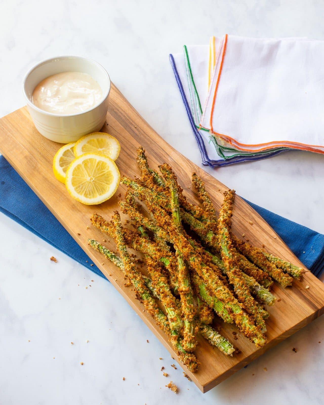 Air Fryer Crispy Asparagus with Lemon Aioli