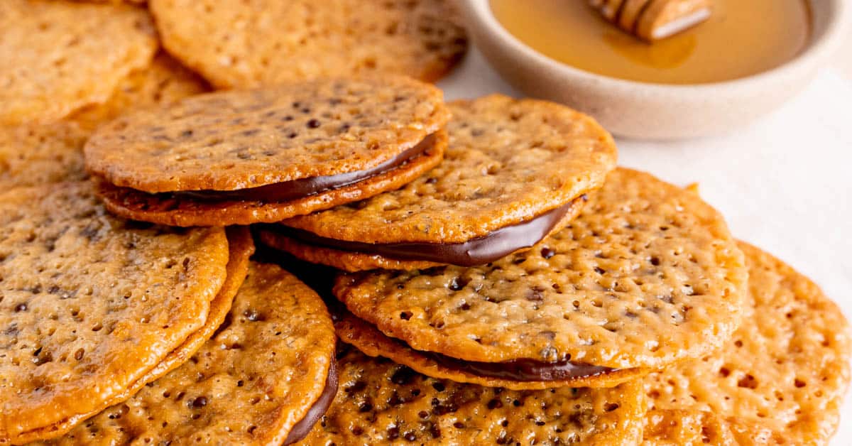 Easy 4 Ingredient Lace Cookies