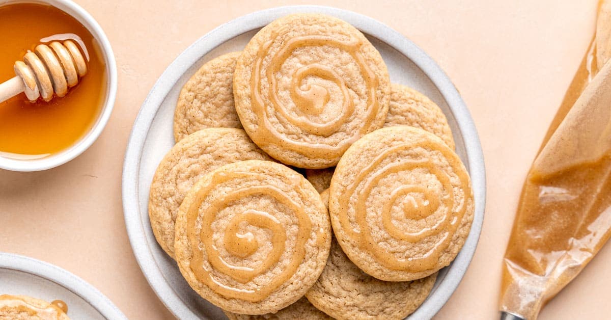 Easy Glazed Honey Bun Cookies