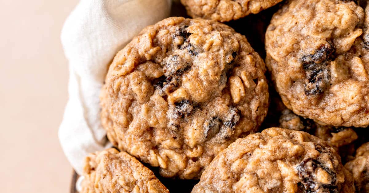 Old Fashioned Oatmeal Raisin Cookies