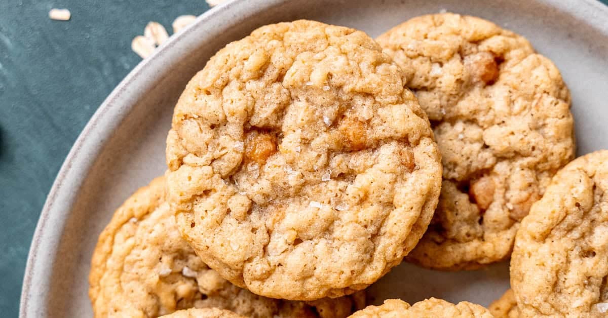 The Best Salted Caramel Oatmeal Cookies