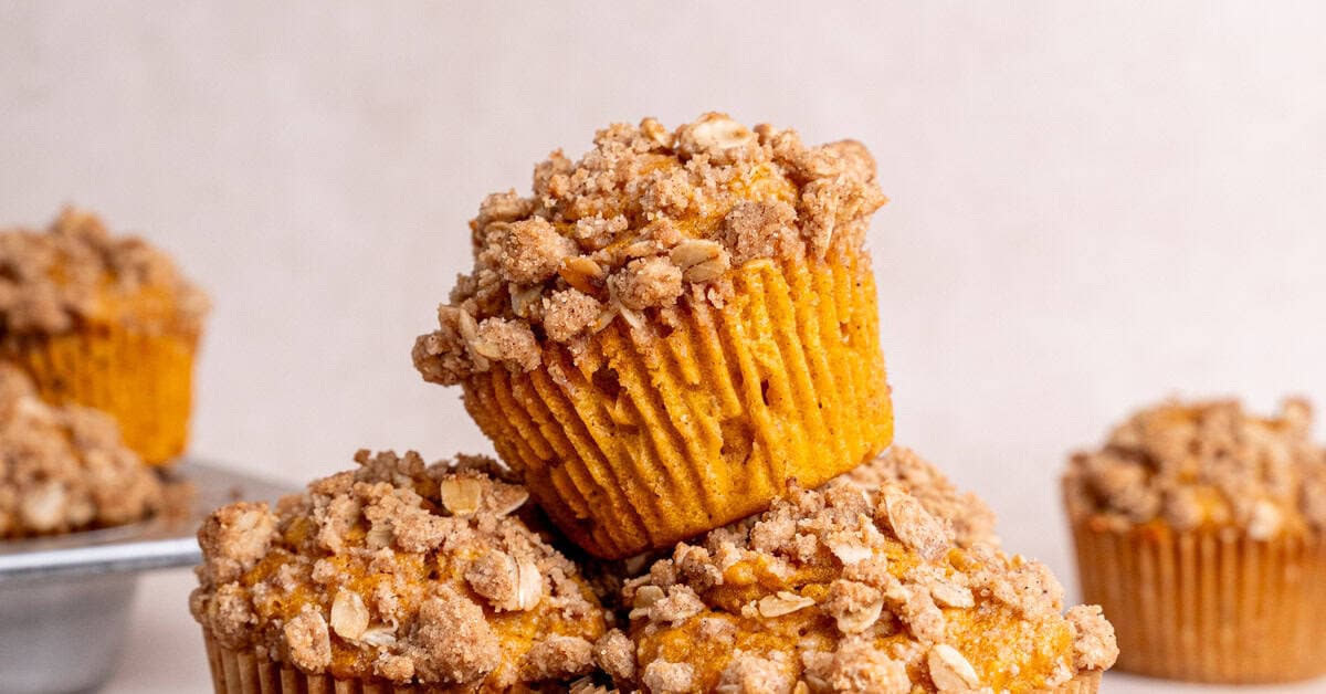 Pumpkin Oatmeal Muffins with Streusel Topping