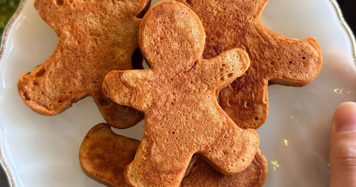 Gingerbread Pancakes (Fun Holiday Breakfast!)