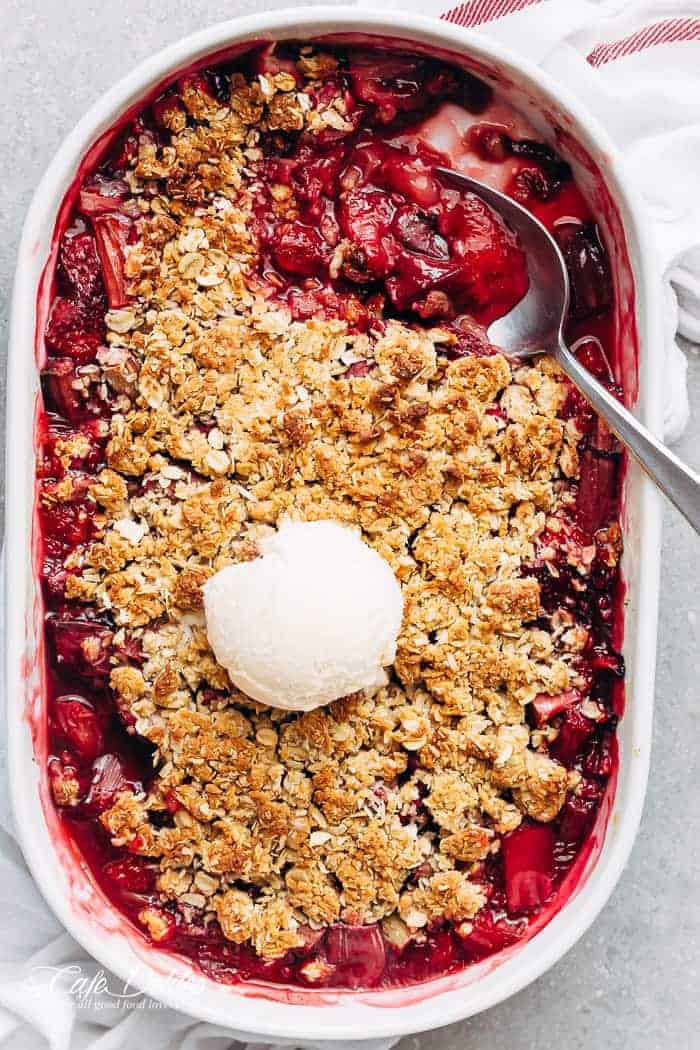 Strawberry Rhubarb Crisp (Crumble)