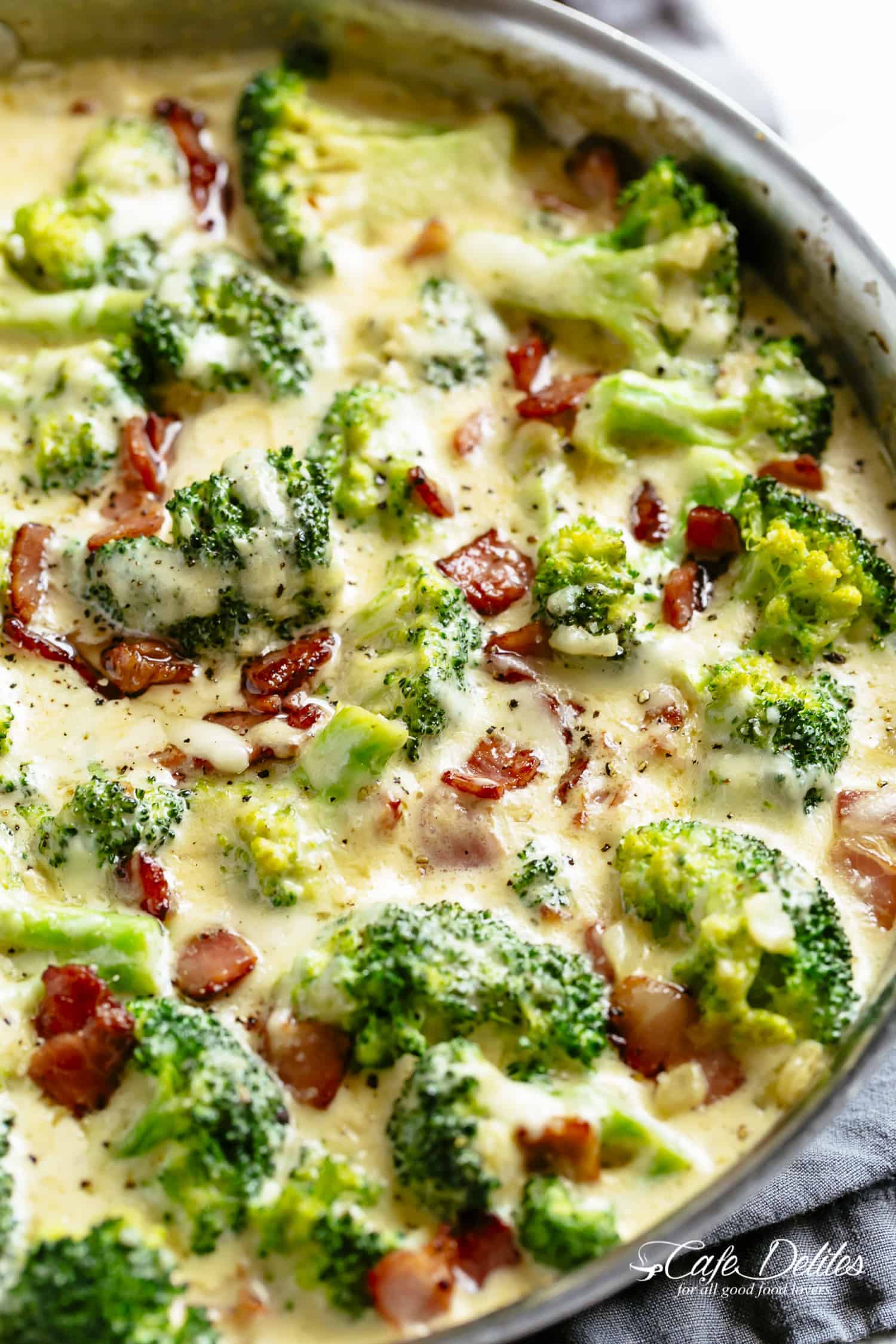 Creamy Garlic Parmesan Broccoli & Bacon