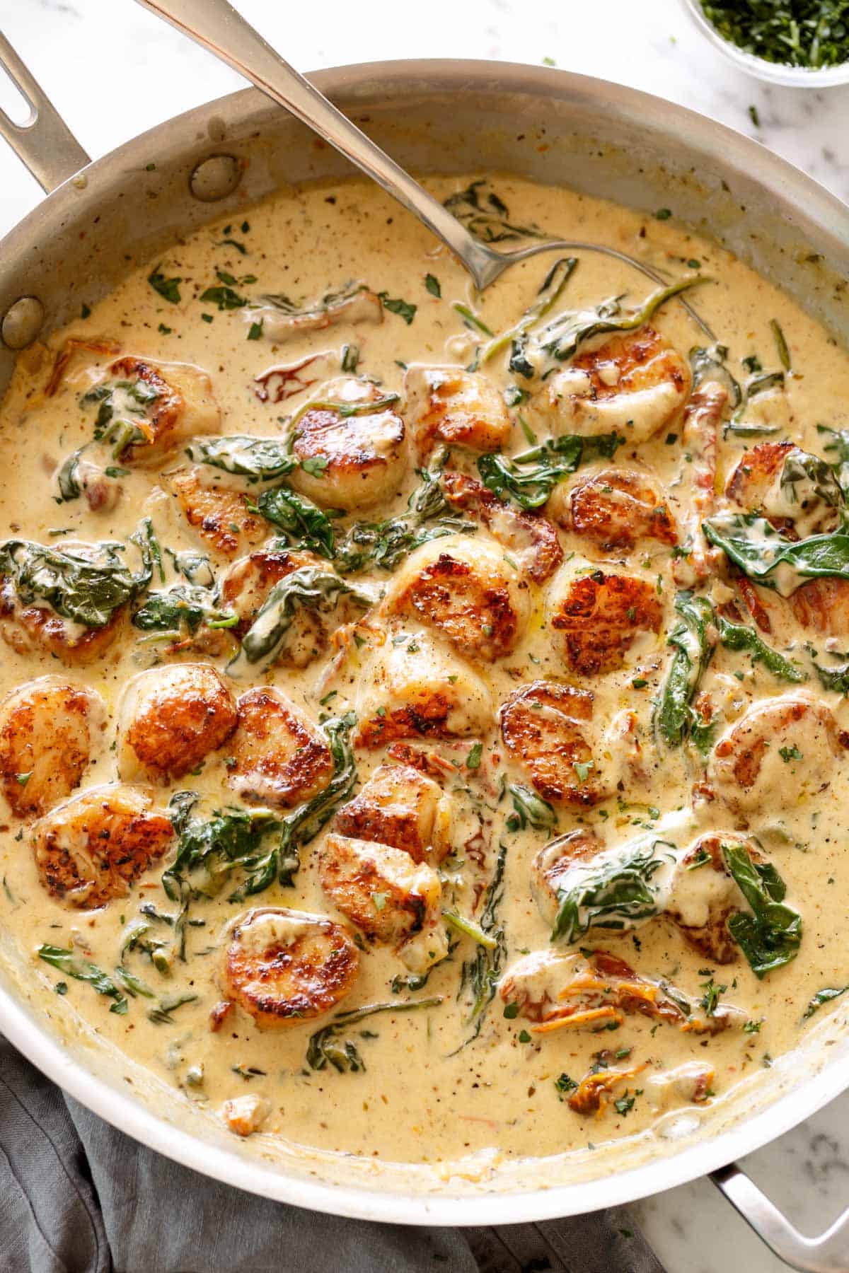 Creamy Garlic Butter Tuscan Scallops