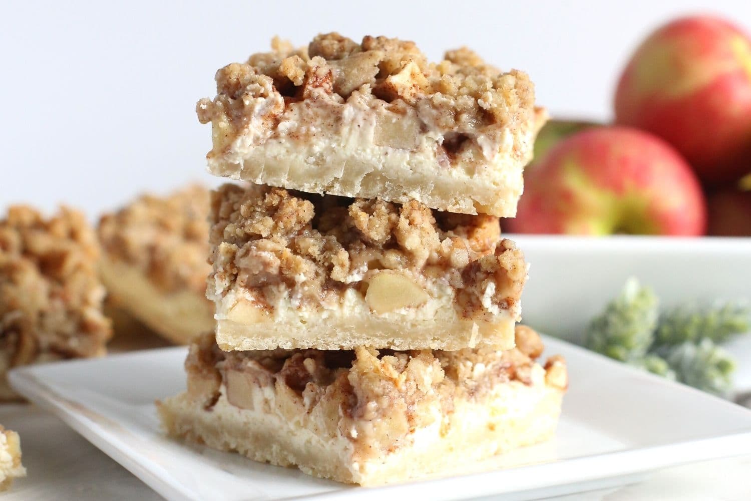 Apple Crisp Cheesecake Bars