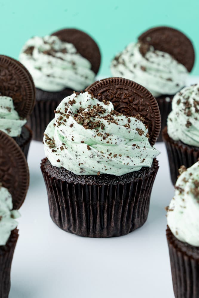 Mint Cookies and Cream Cupcakes