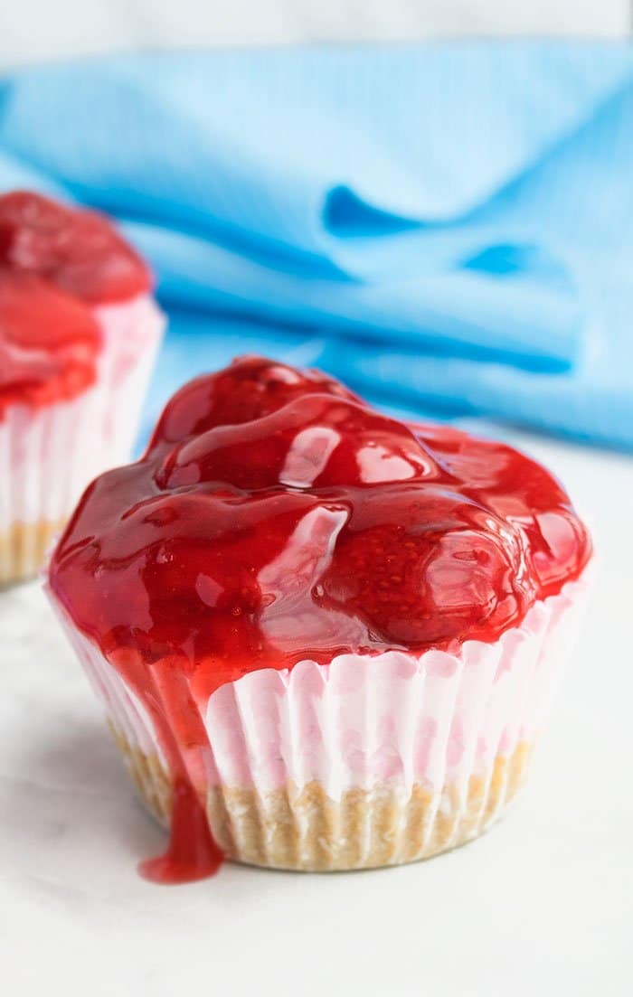 Mini No Bake Strawberry Cheesecake Cupcakes