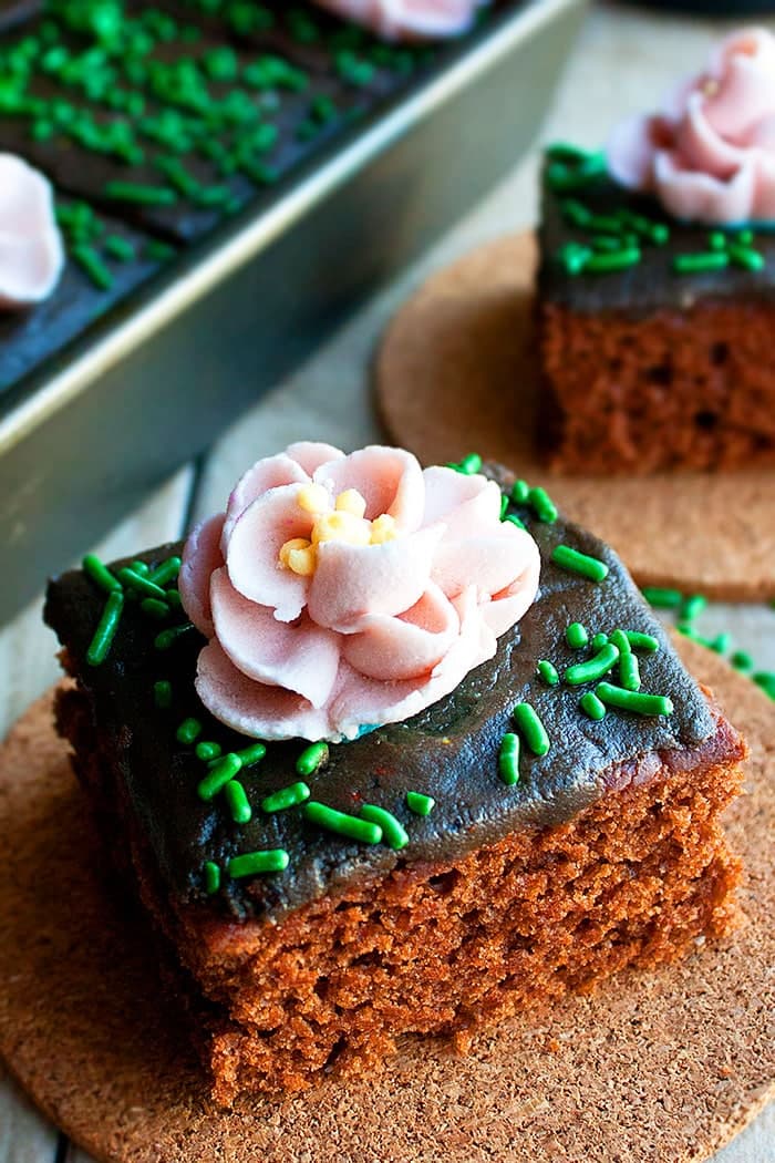 Easy Royal Icing Flowers