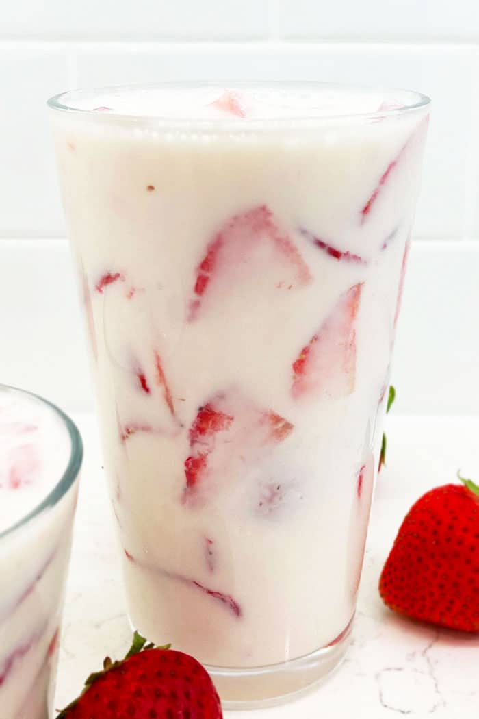 Easy Fresas Con Creama (Mexican Strawberries and Cream)