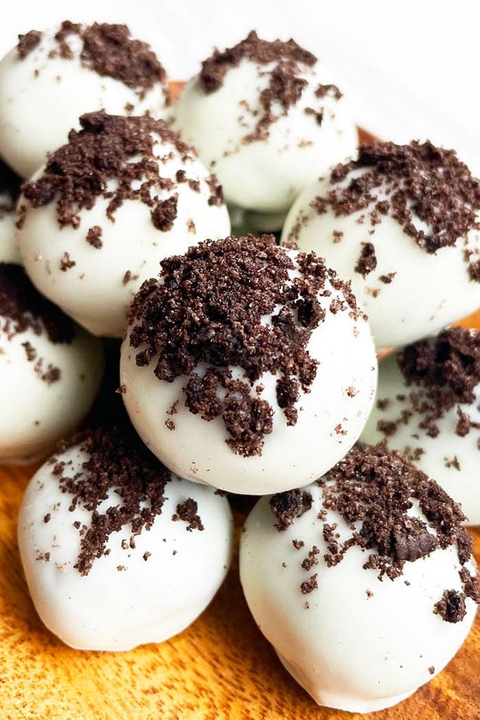 Easy Oreo Truffles (Oreo Balls)