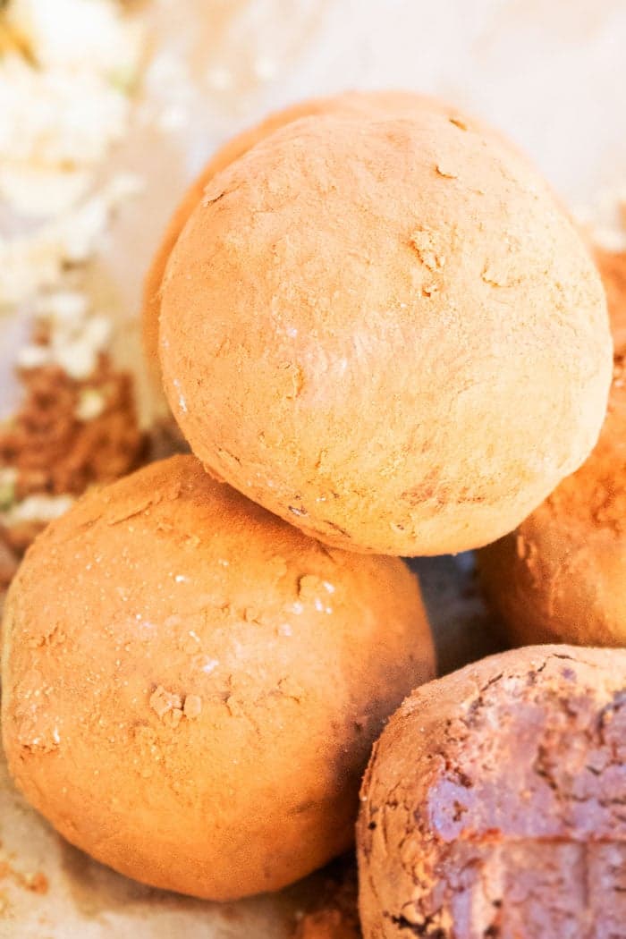 Easy Chocolate Champagne Truffles