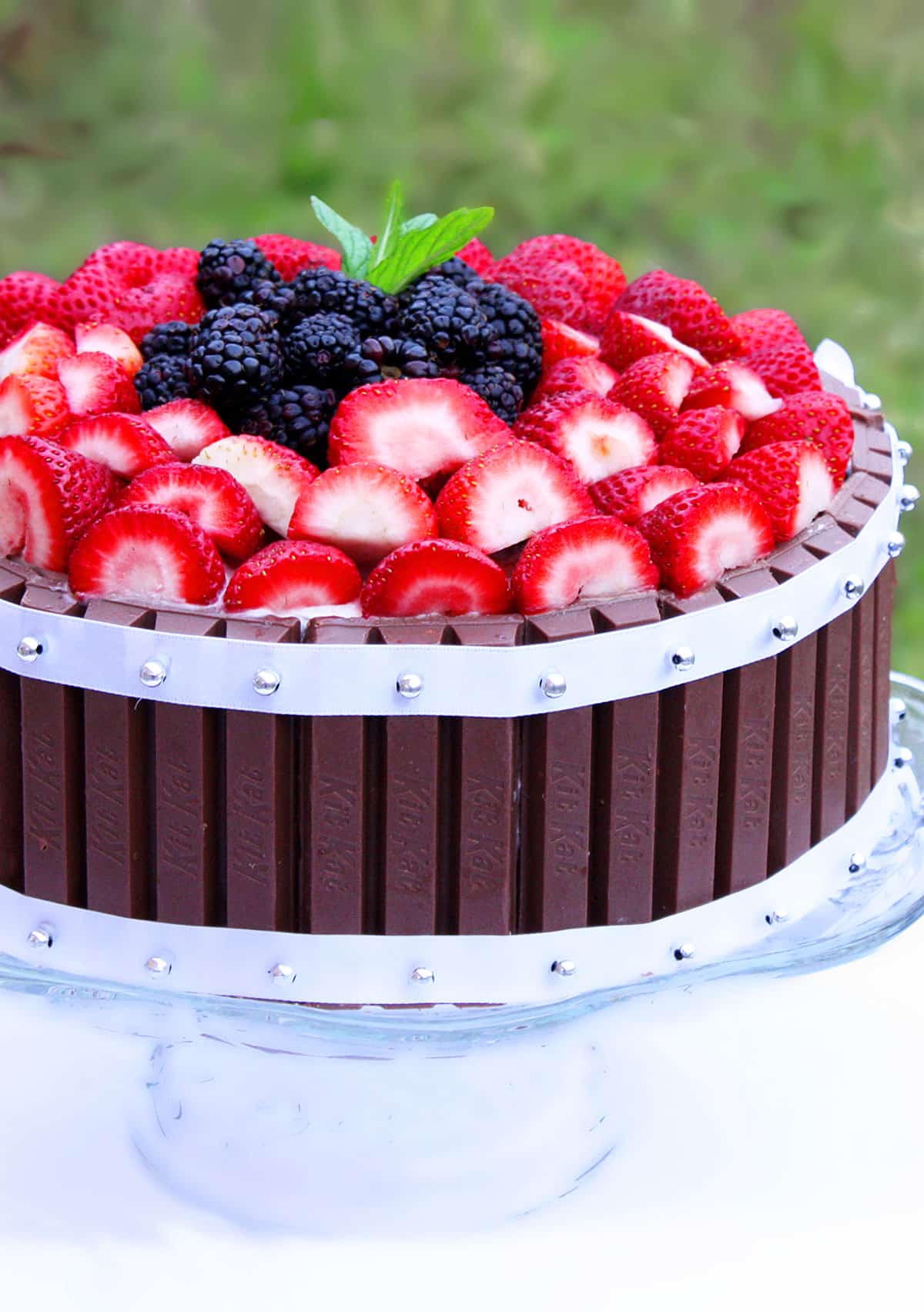 Kit Kat Cake (With Strawberries)
