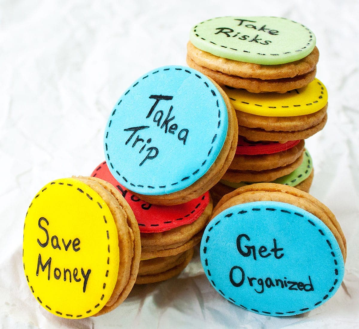 Easy New Years Cookies (Decorated Oreos)