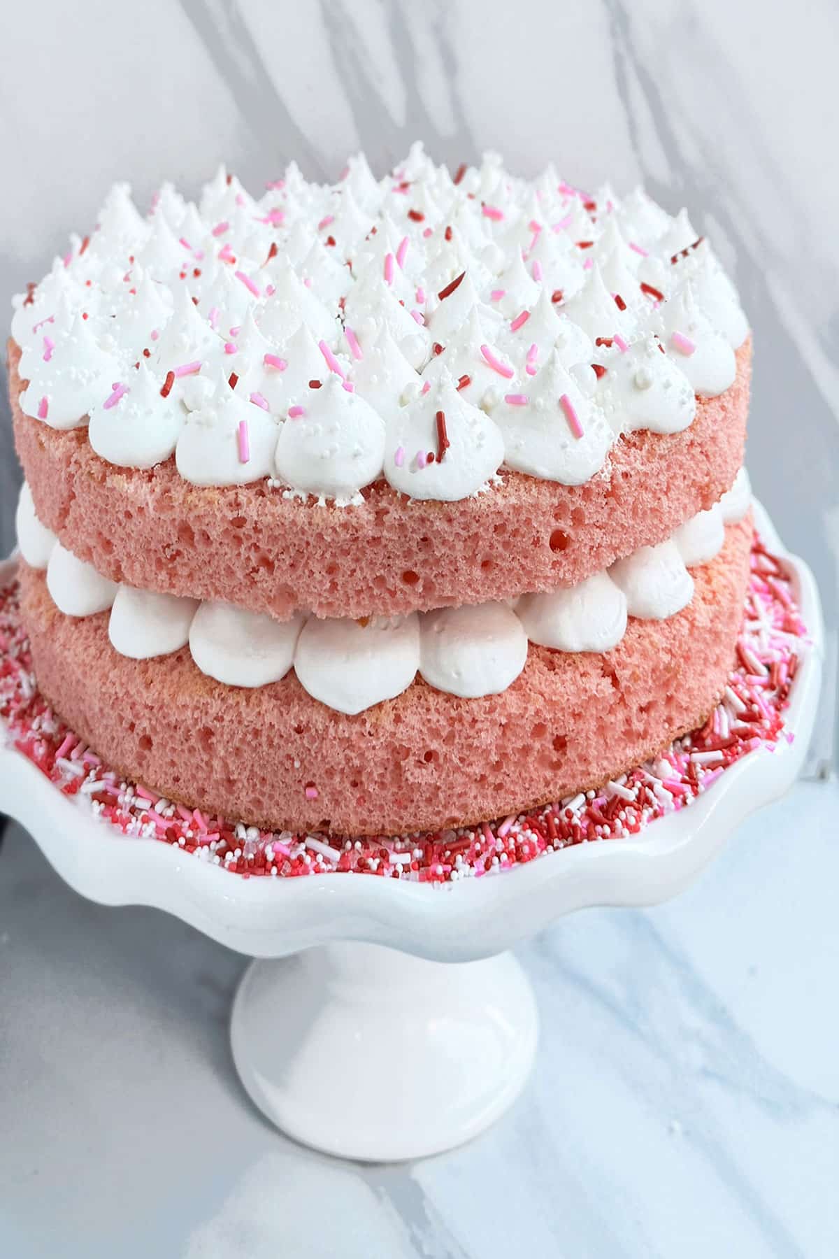 Easy Pink Champagne Cake (With Strawberry)