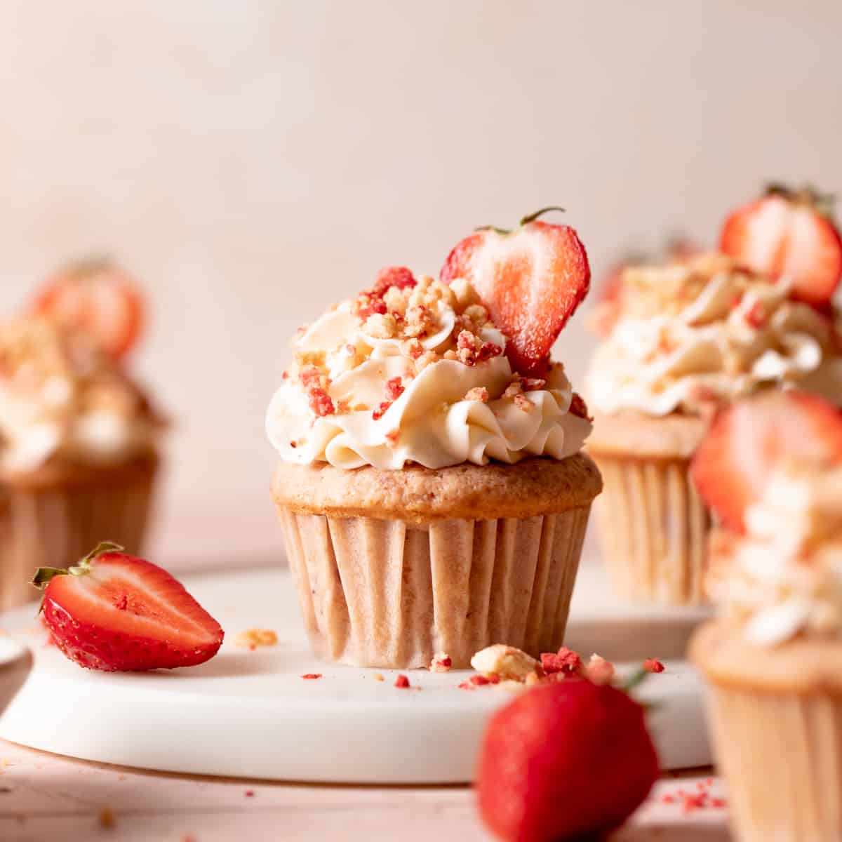 Strawberry Shortcake Crunch Cupcakes
