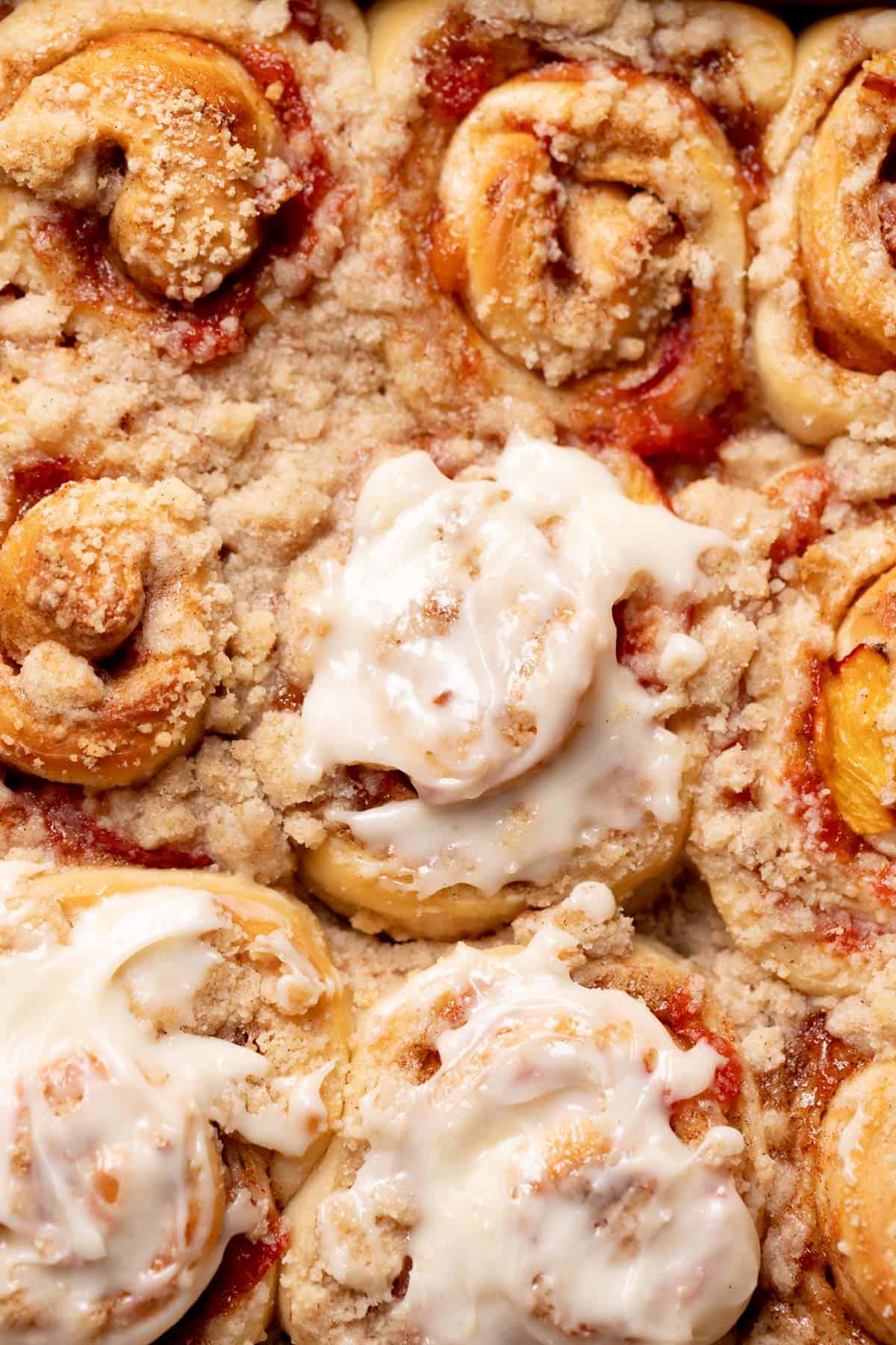 Peach Cobbler Cinnamon Rolls with Crumb Topping