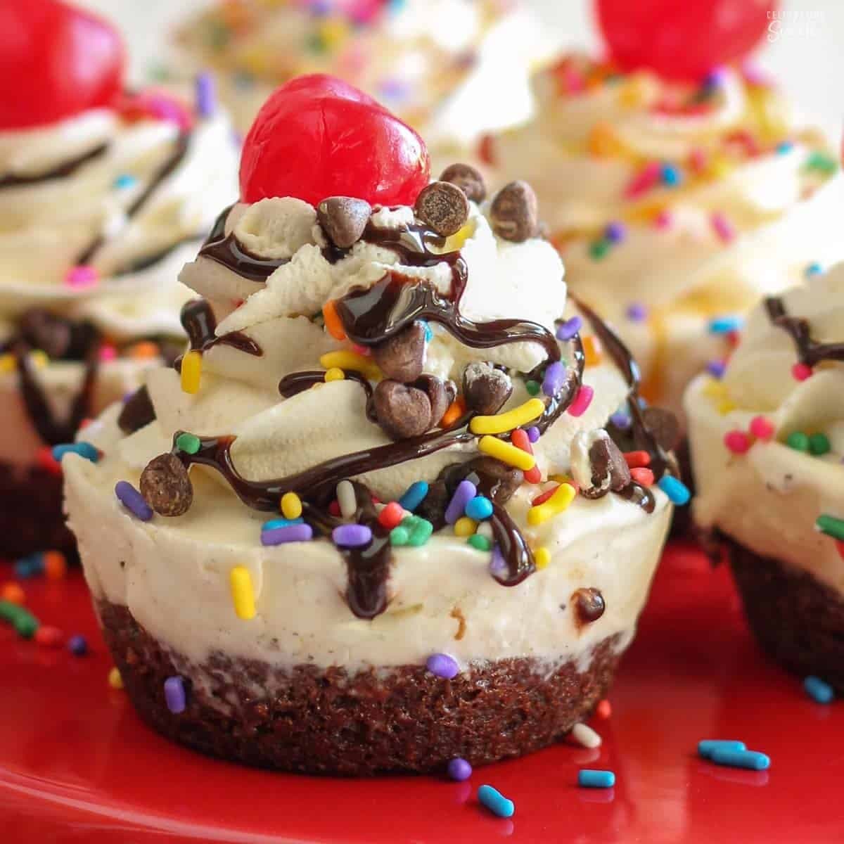 Brownie Ice Cream Sundae Cupcakes