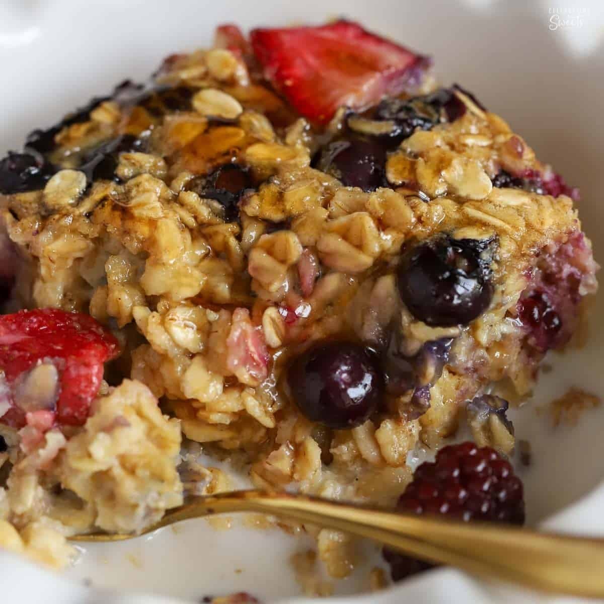Berry Oatmeal Bake