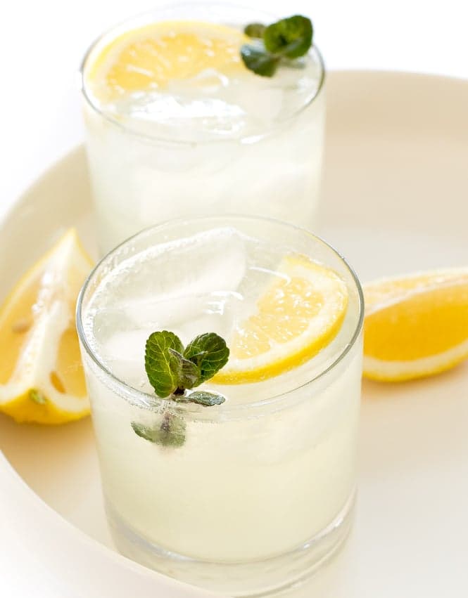 Old fashioned lemonade
