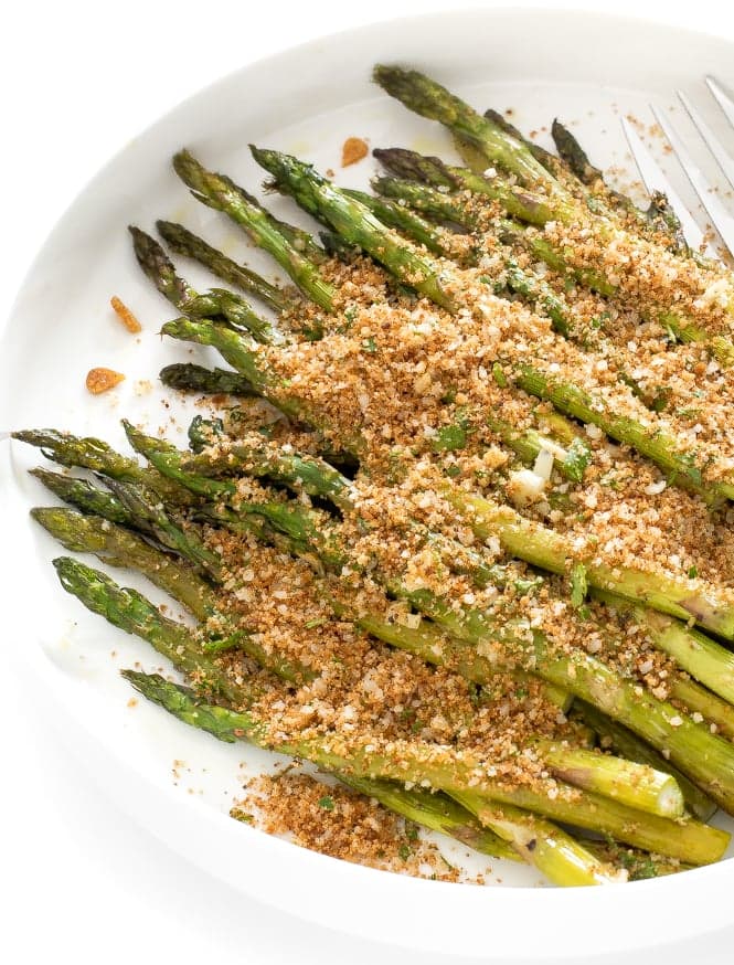 Roasted Asparagus With Garlic Breadcrumbs
