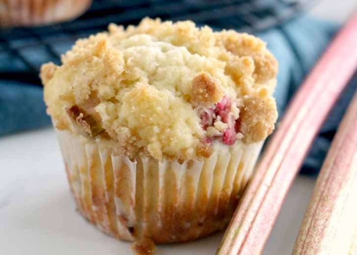 Rhubarb Streusel Muffins