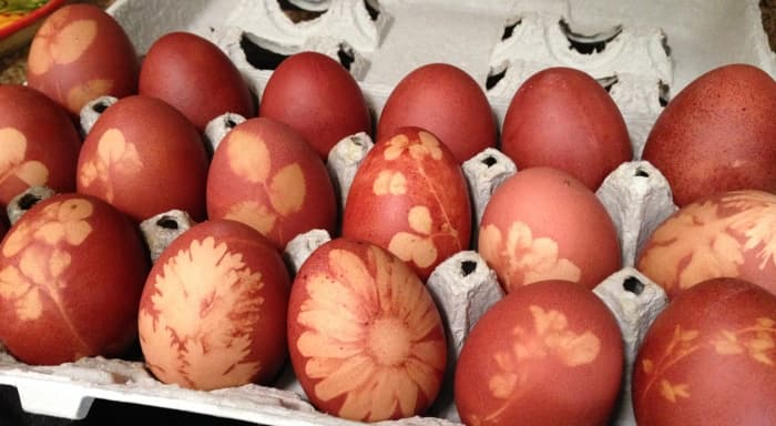 Easter Eggs Naturally Dyed with Onion Skins