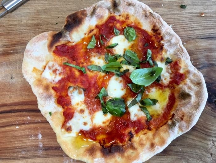 Easy Pizza Margherita Recipe