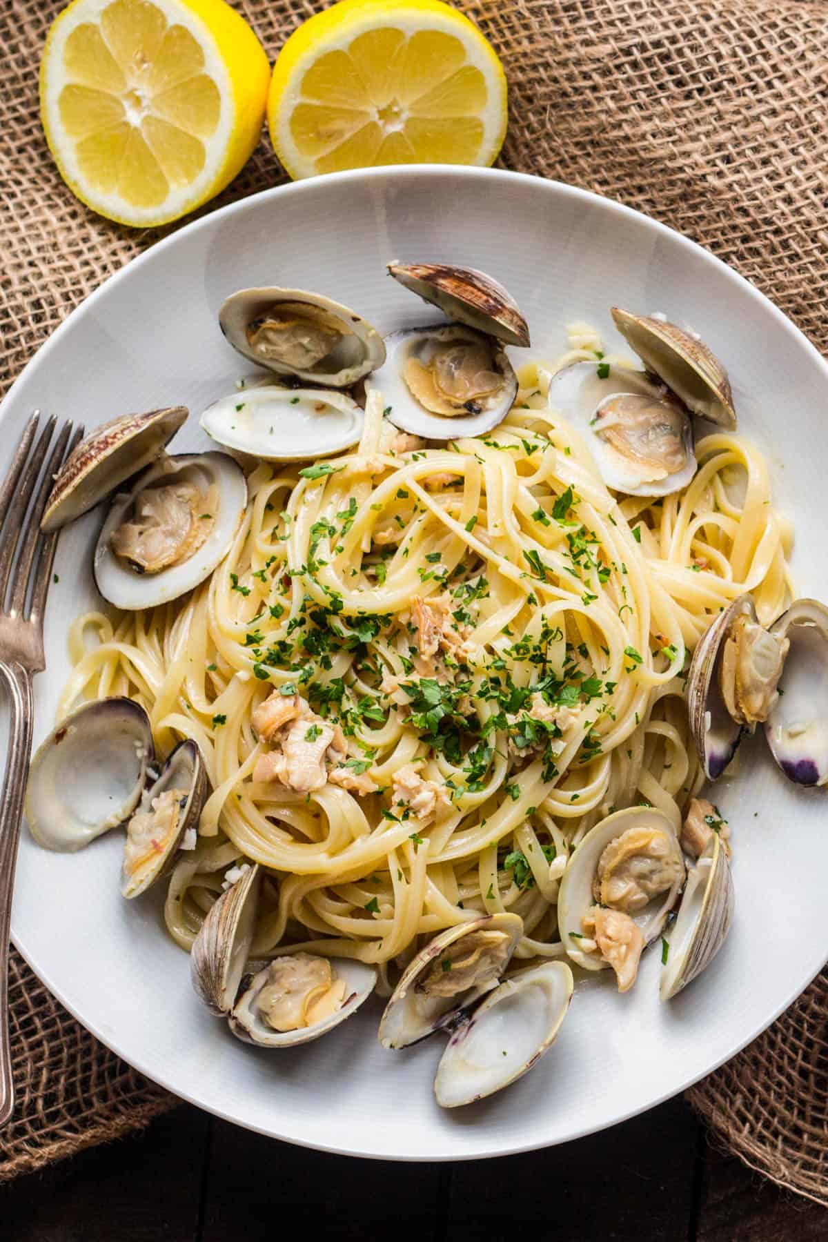 Vongole Pasta (Linguine with Clams)