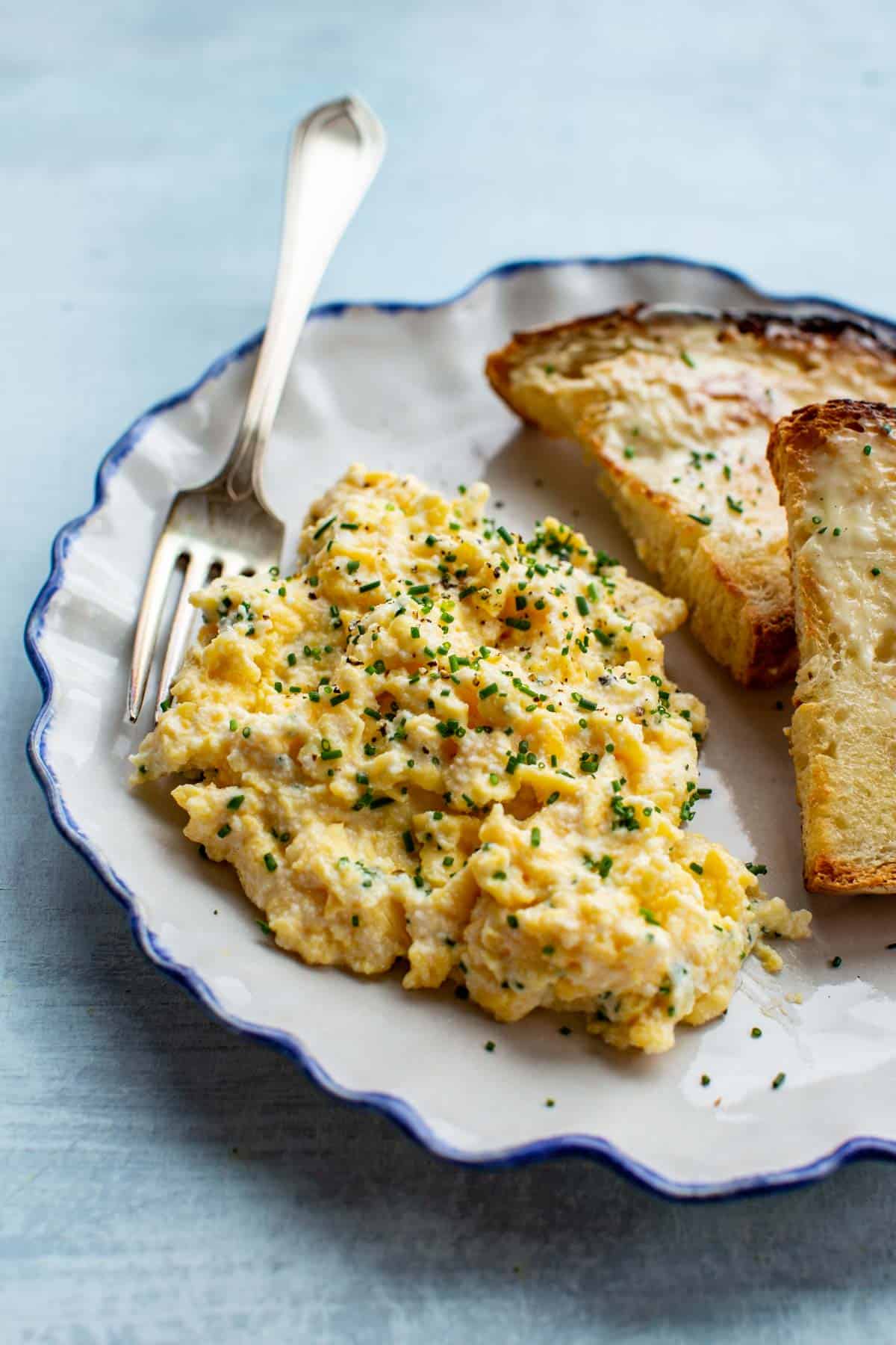 Soft Scrambled Eggs with Ricotta and Chives