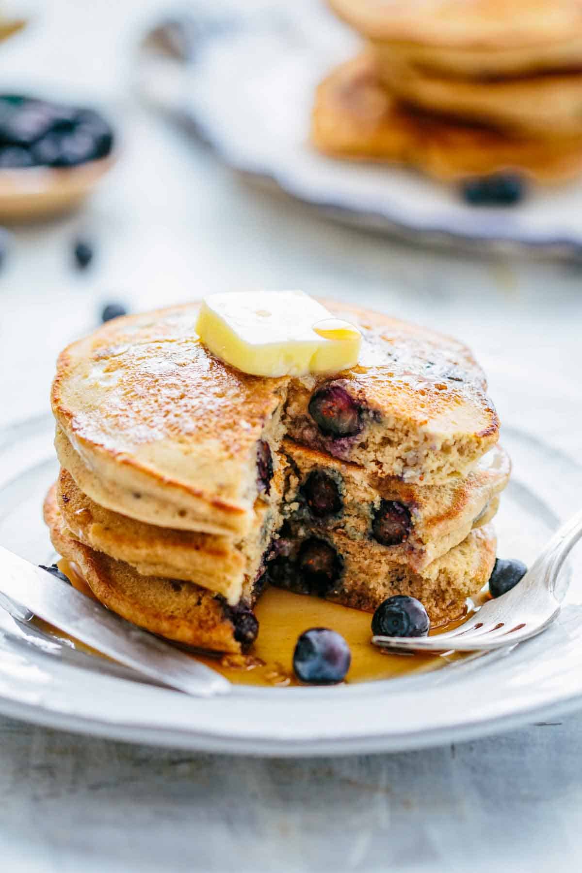 Easy Blueberry Oatmeal Pancakes
