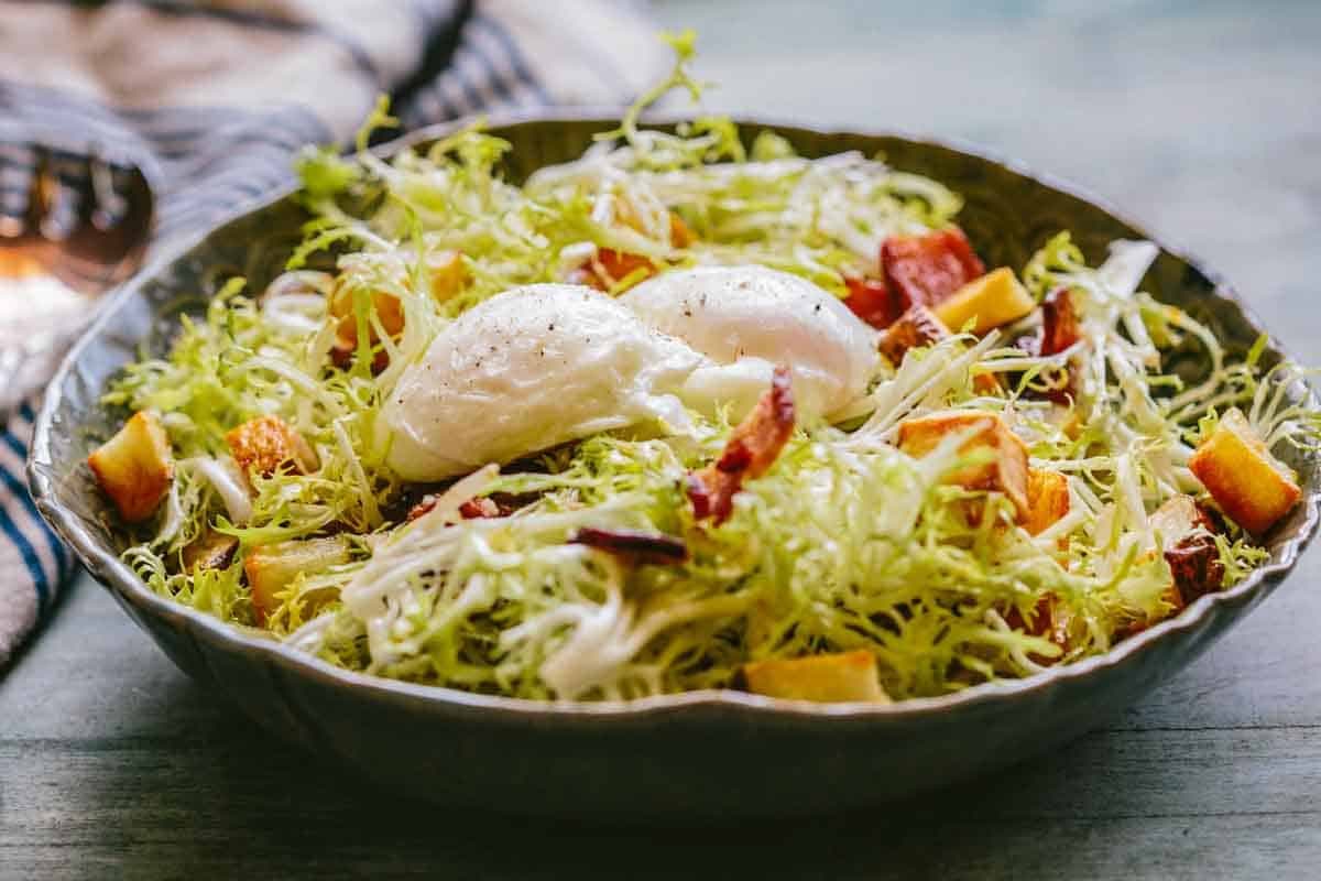 Salade Lyonnaise (Lyonnaise Salad)