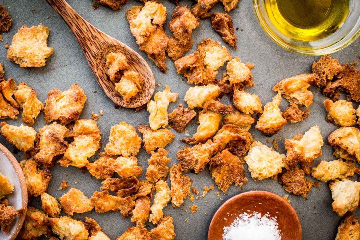 Easy Rustic Homemade Croutons