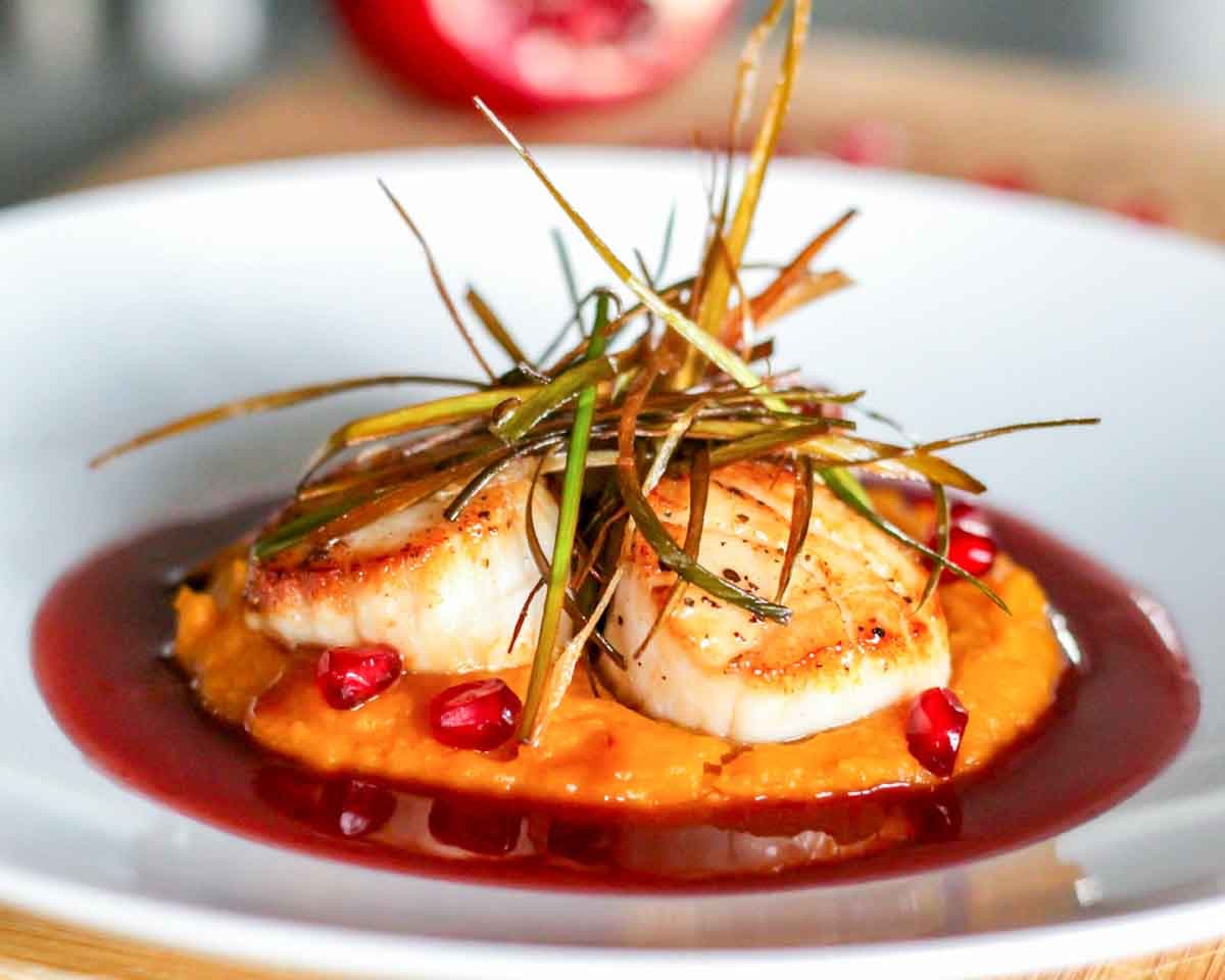 Seared Scallops with Pomegranate Sauce Beurre Blanc