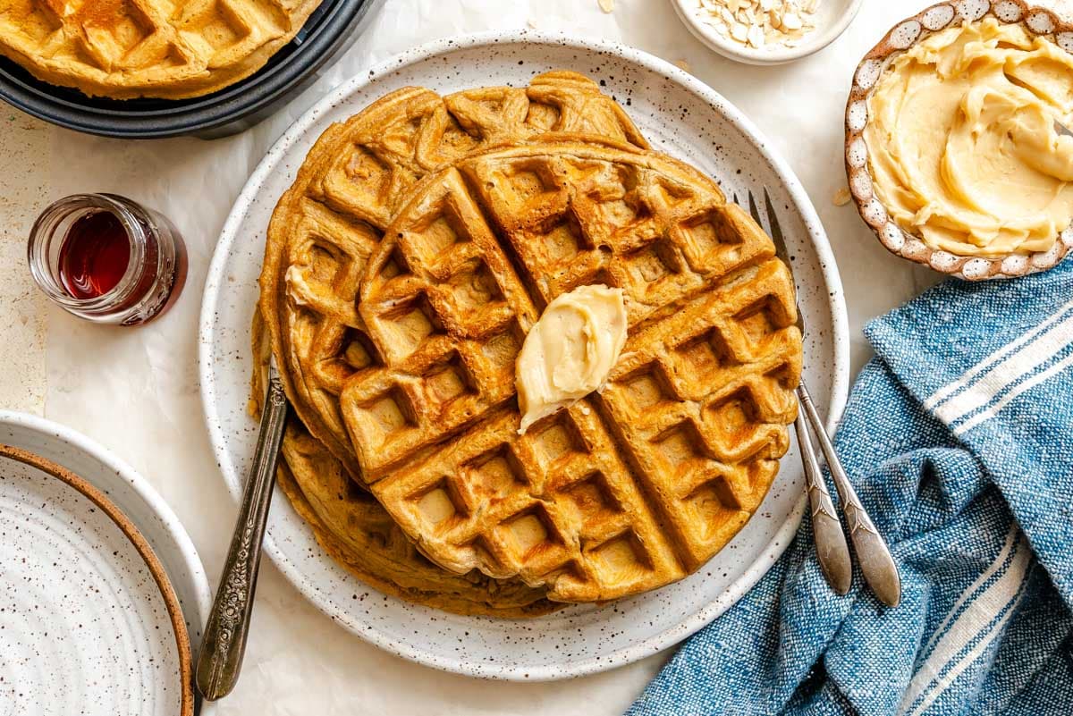 Easy Oat Blender Waffles
