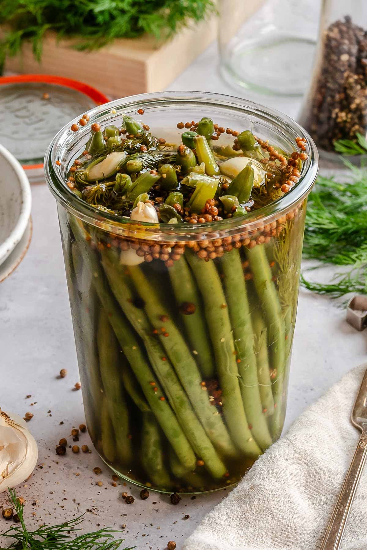 Quick Pickled Green Beans Recipe (Dilly Beans)