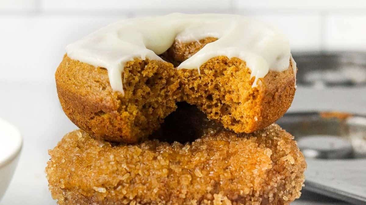 15 Minute Baked Pumpkin Donuts