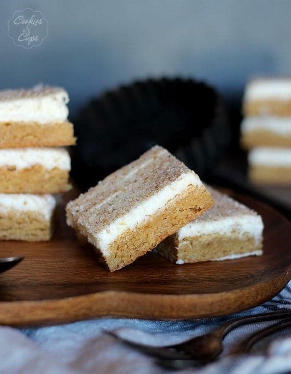 Cinnamon Roll Cookie Bars