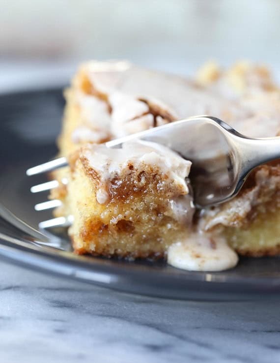 Easy Cinnamon Roll Cake