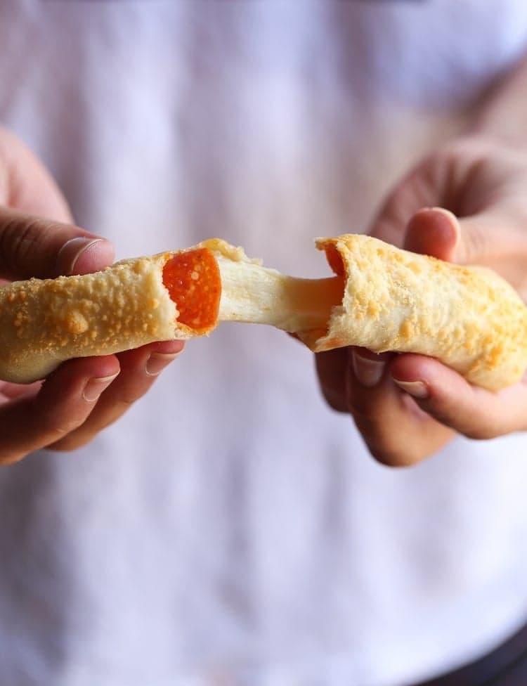 Cheesy Pizza Breadsticks Recipe