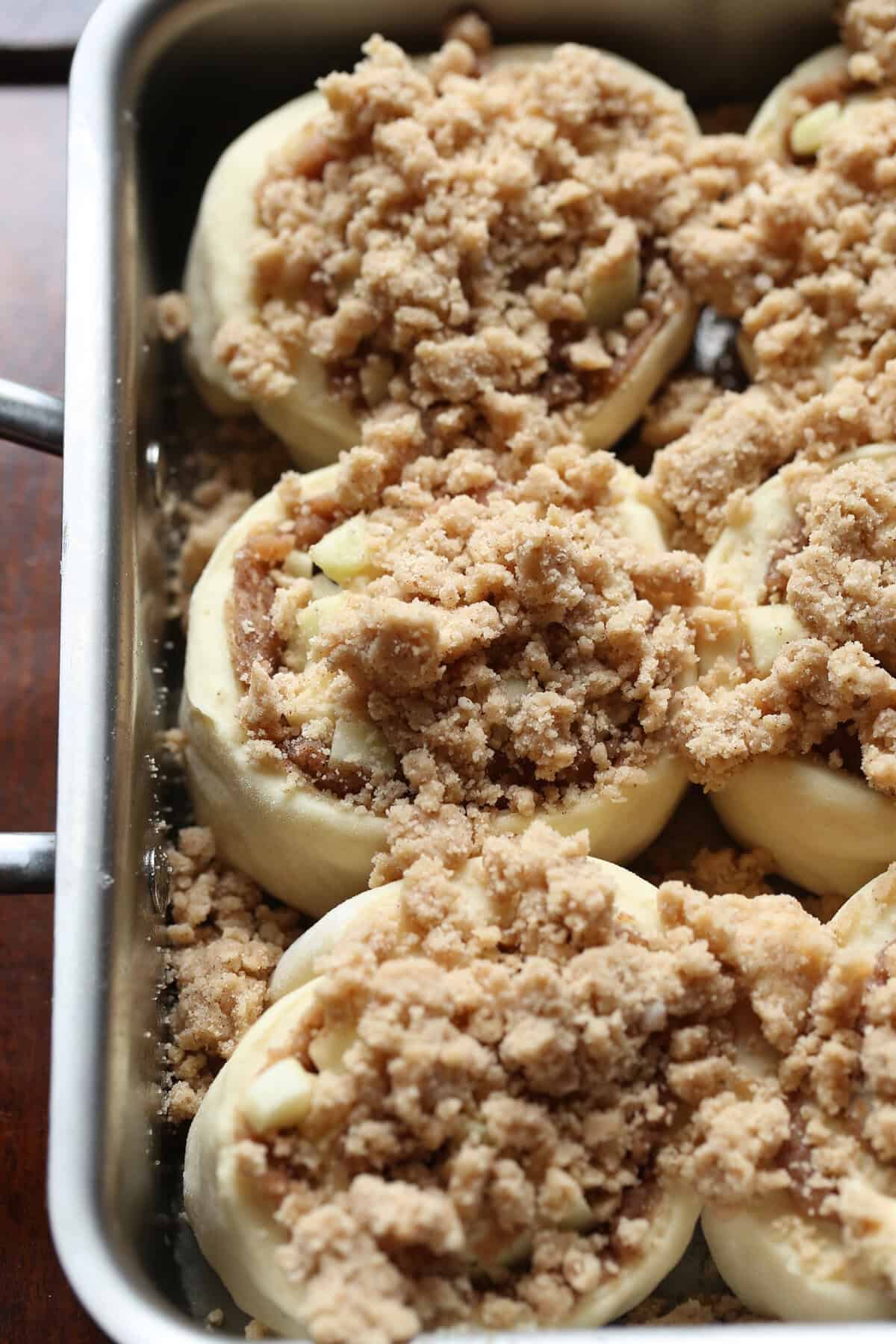 Apple Crumb Cinnamon Rolls