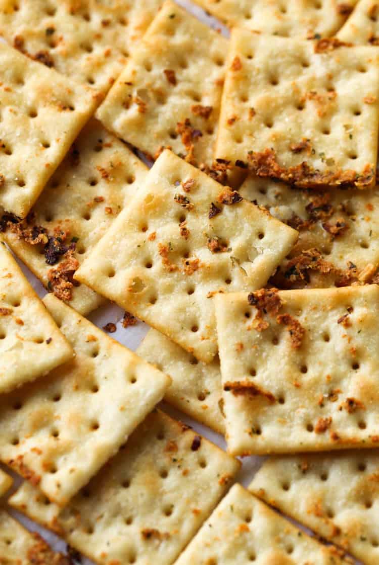 Easy Seasoned Crackers