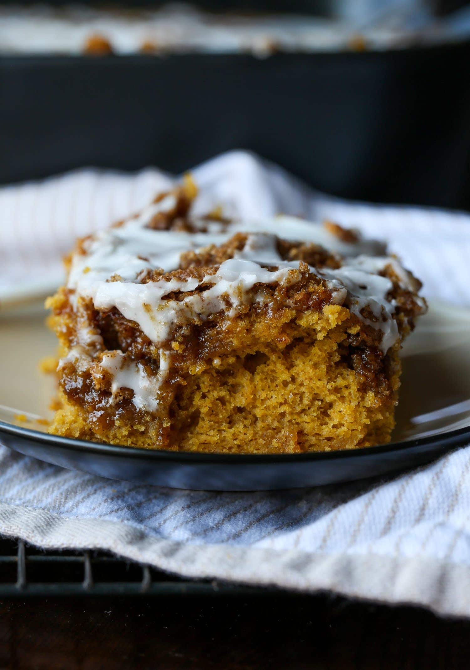Easy Pumpkin Cinnamon Roll Cake