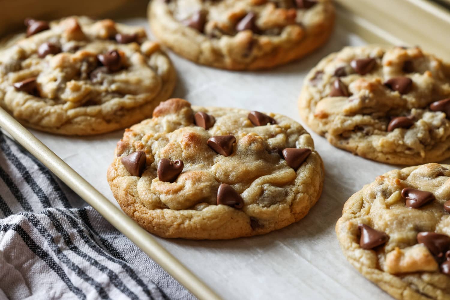 Crumbl Cookie Recipe (Copycat Chocolate Chip Cookie)