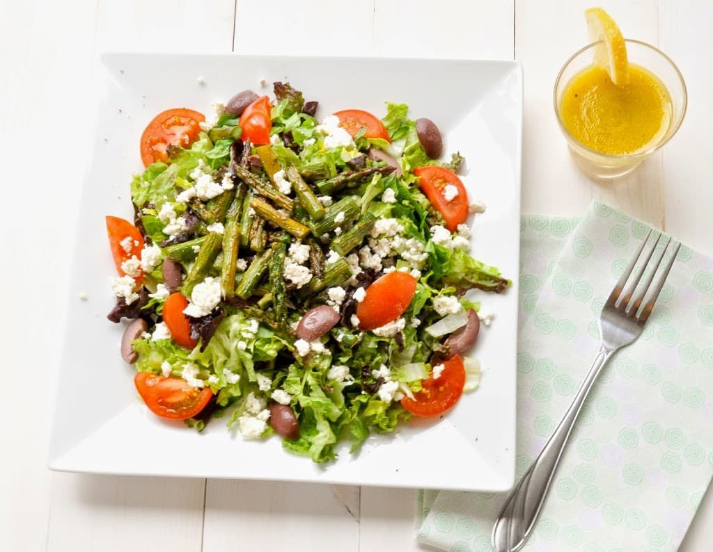 Green Salad With Asparagus and Lemon Vinaigrette