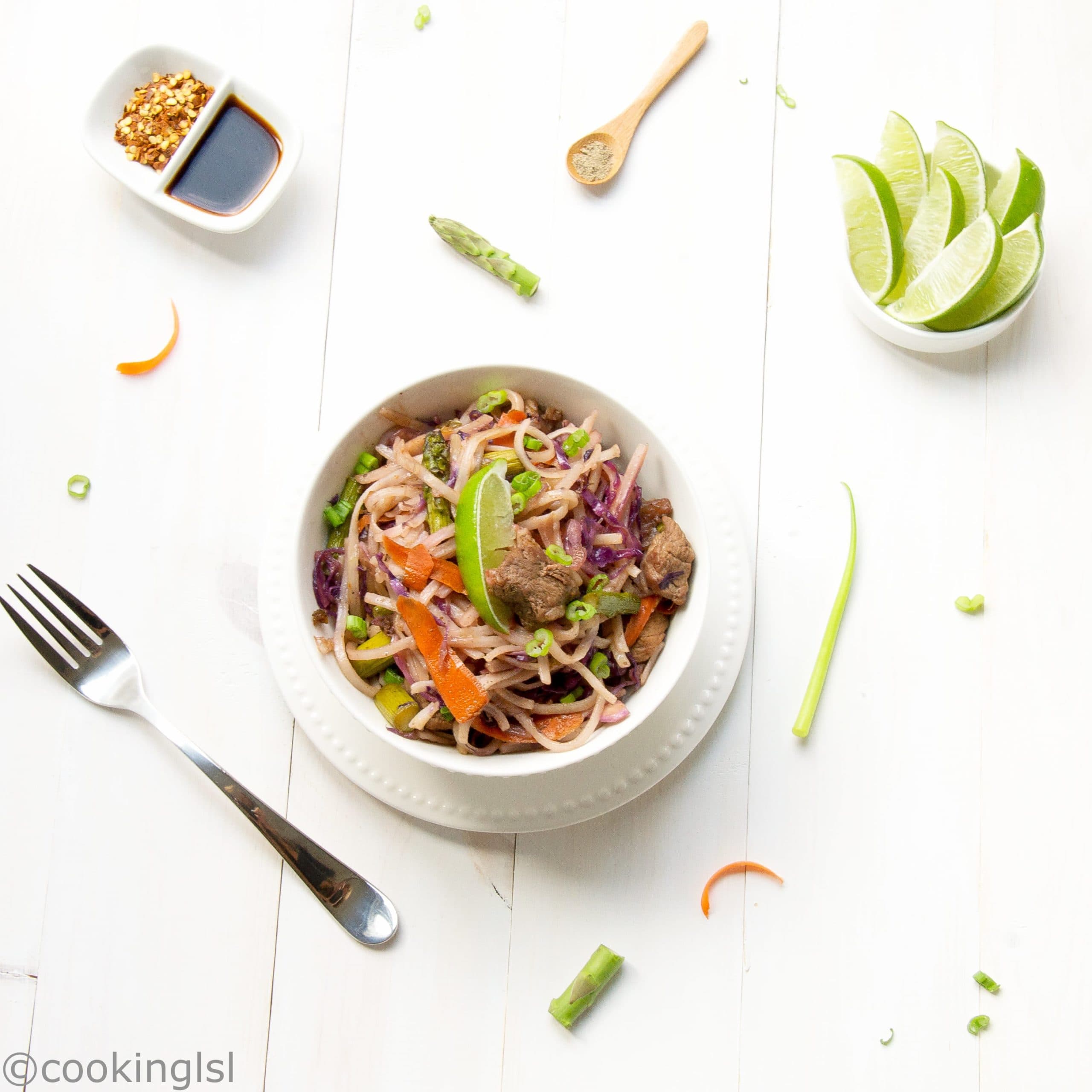 Rice Noodles Stir Fry With Vegetables and Beef
