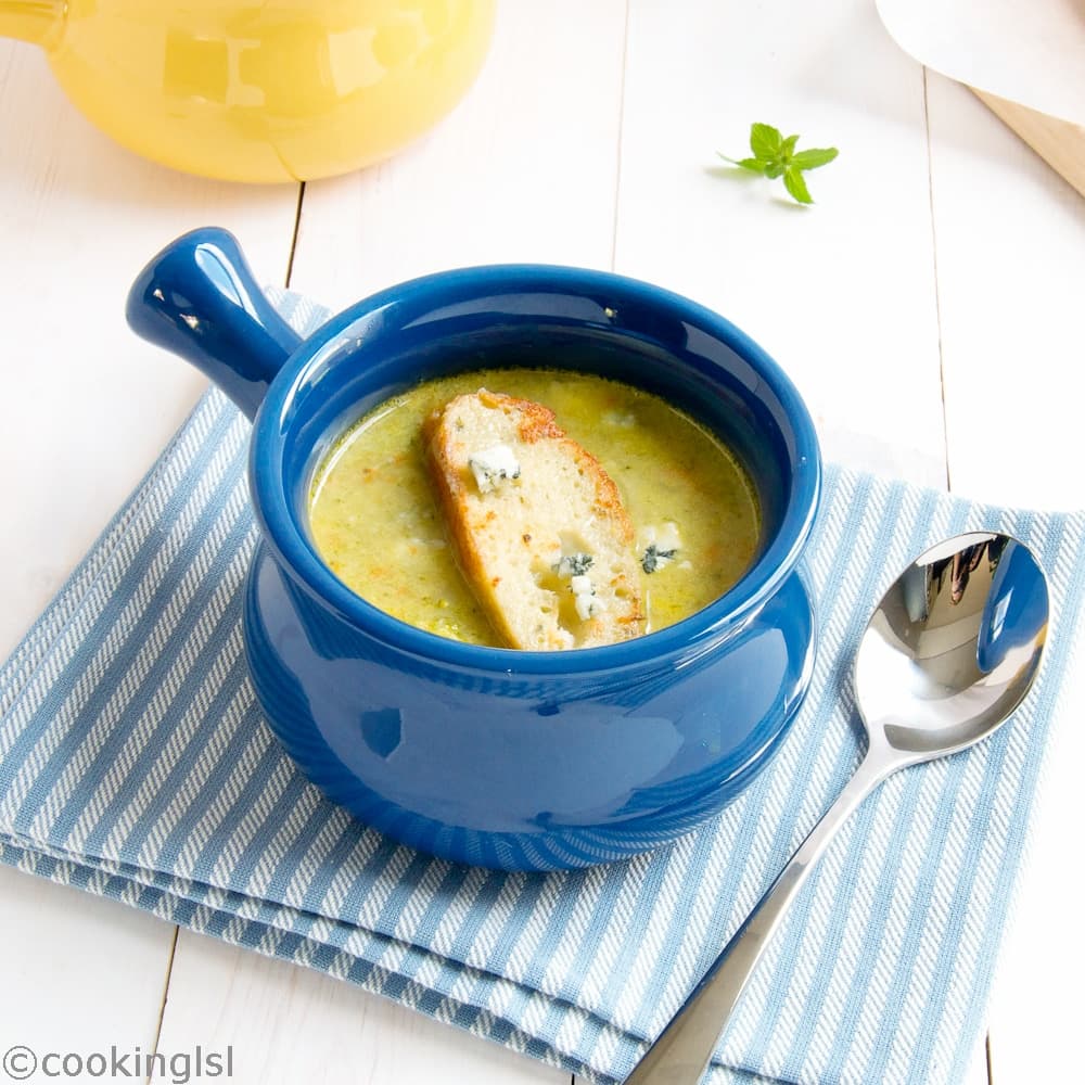 Broccoli Soup With Blue Cheese Croutons